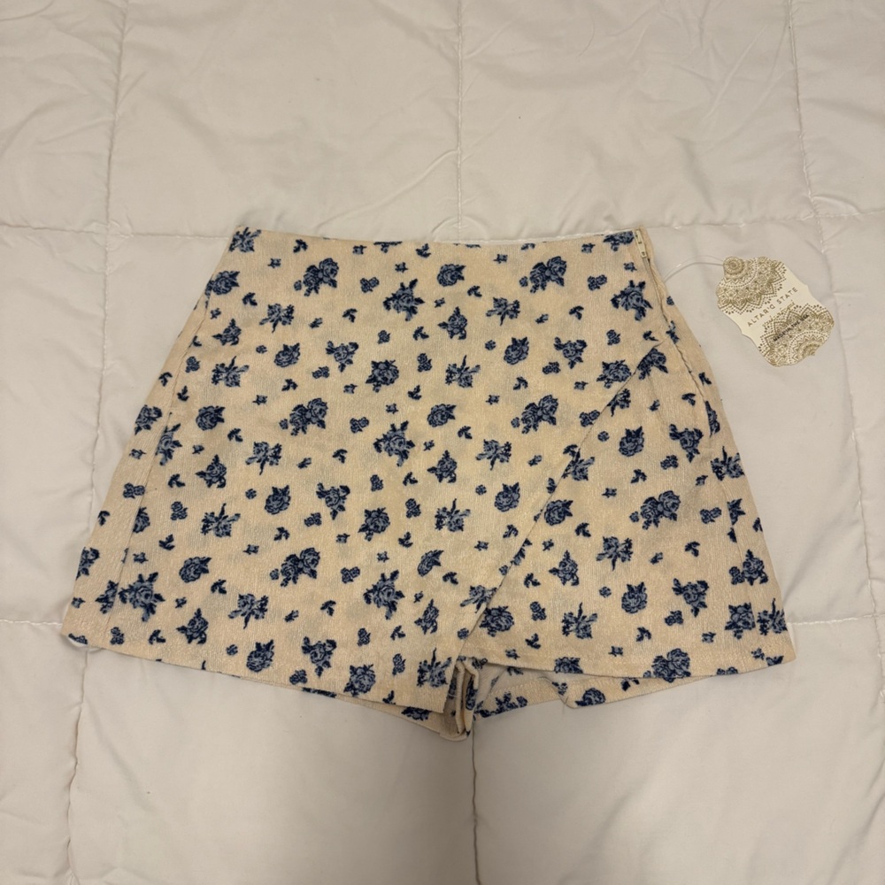 Altar’d state skort